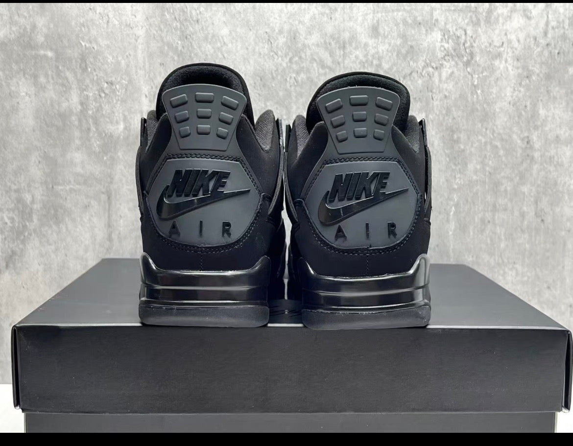 Air Jordan 4 Retro "Black Cat